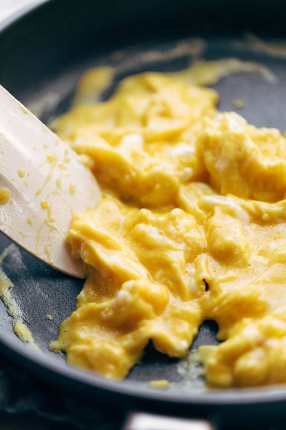 Tips and tricks to Make fluffy Scramble Egg Perfectly 2023