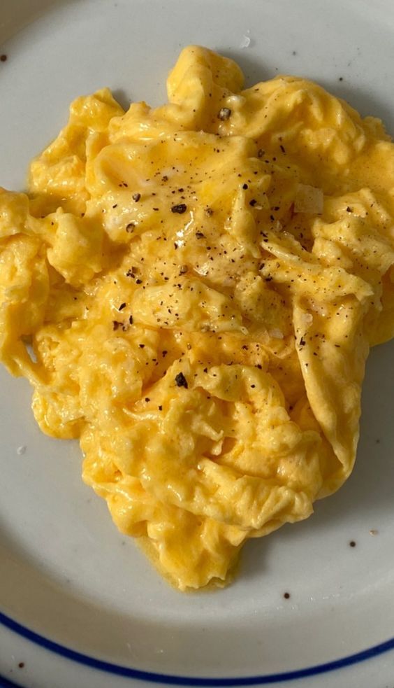 Tips and tricks to Make fluffy Scramble Egg Perfectly 2023