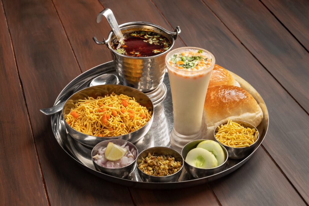 Check how Oscarwadi misal capture the competitive market place of Misal in Maharashtra? Check its menu, misal cost and owner details and their success story